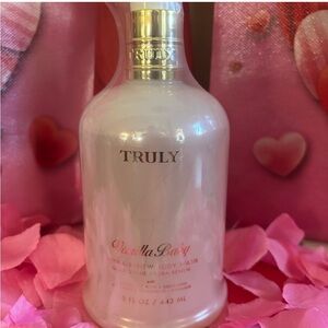 TRULY Vanilla Baby Hydra Renew Body Wash NEW